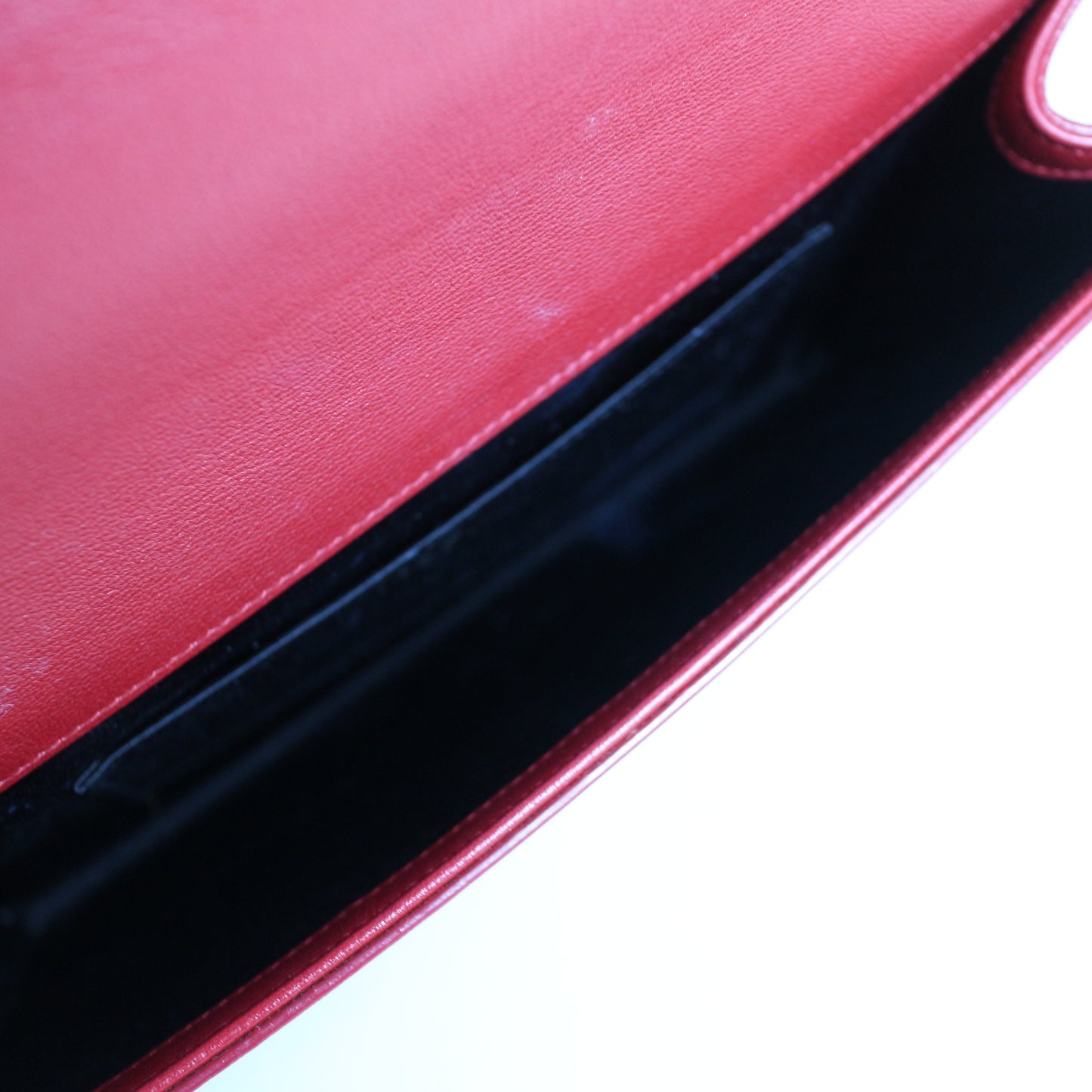 Clutch Red