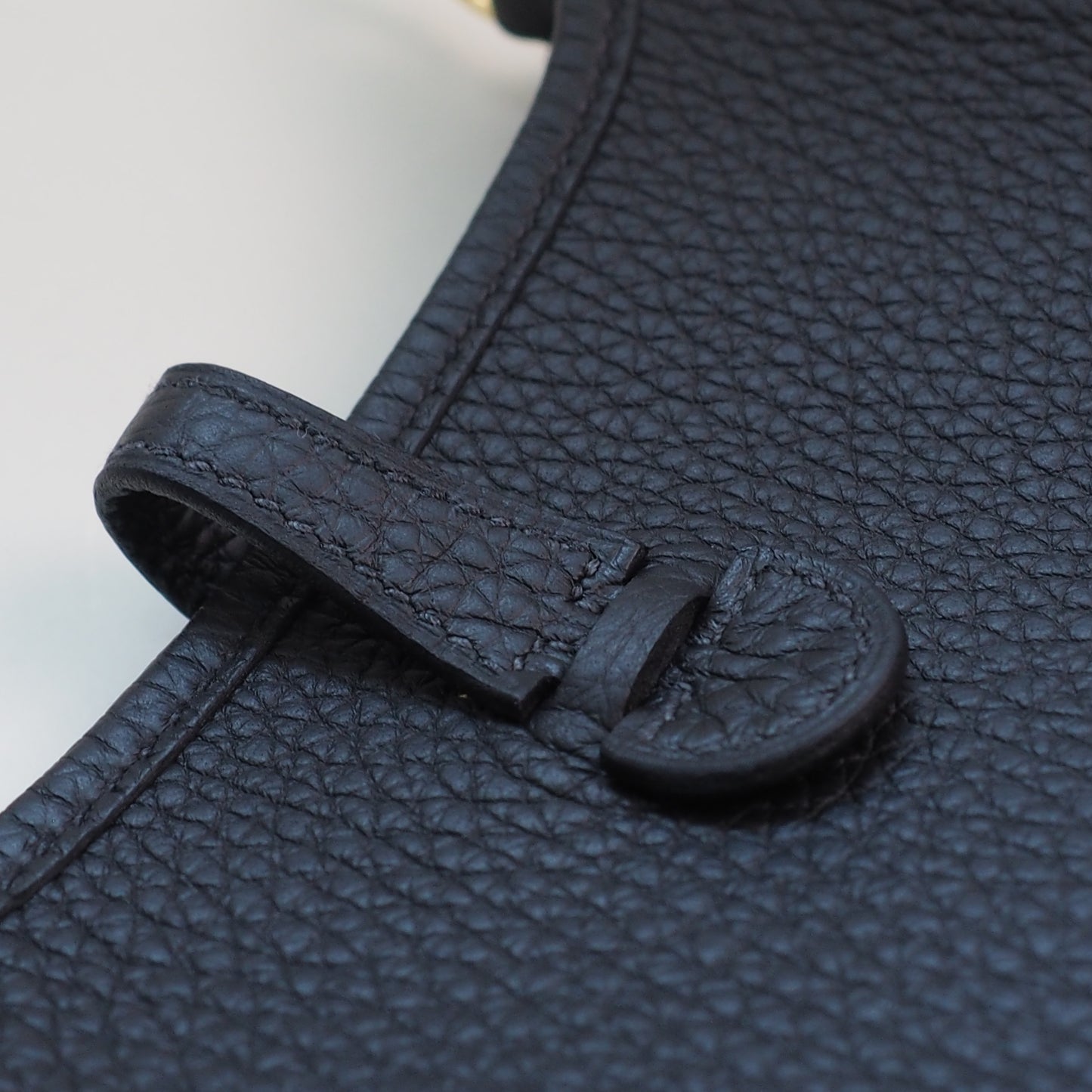 Evelyne 16 Mini Black Gold