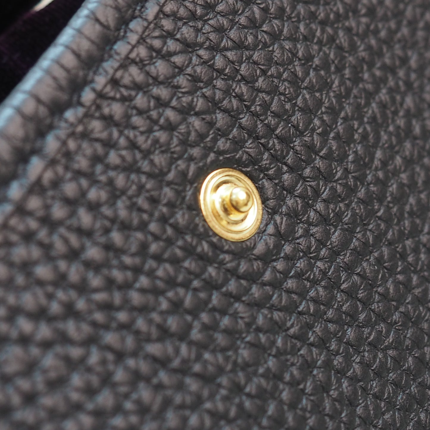 Evelyne 16 Mini Black Gold