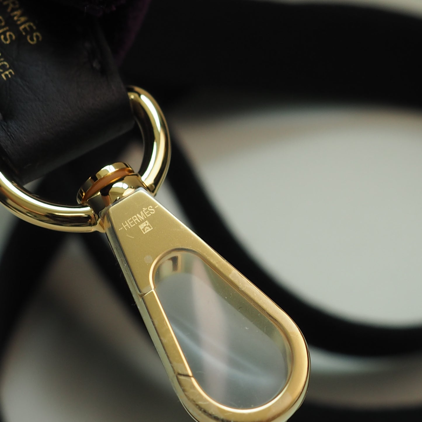 Evelyne 16 Mini Black Gold