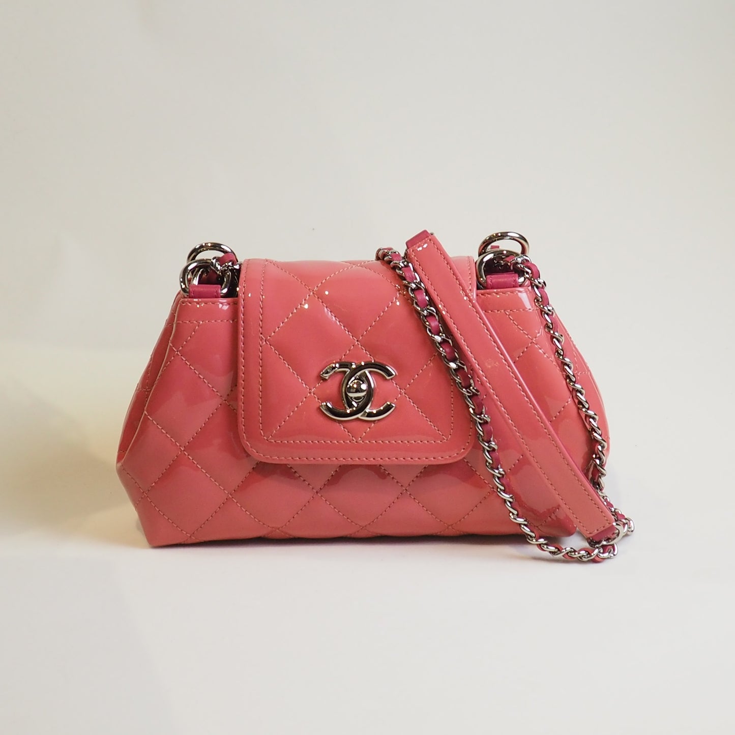 Flap Patent Leather Chain Bag Pink