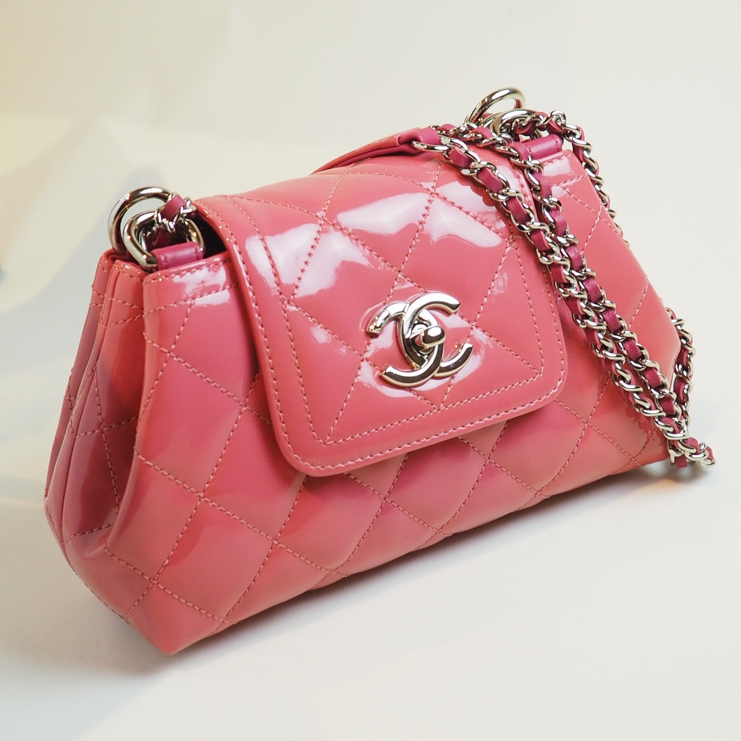 Flap Patent Leather Chain Bag Pink