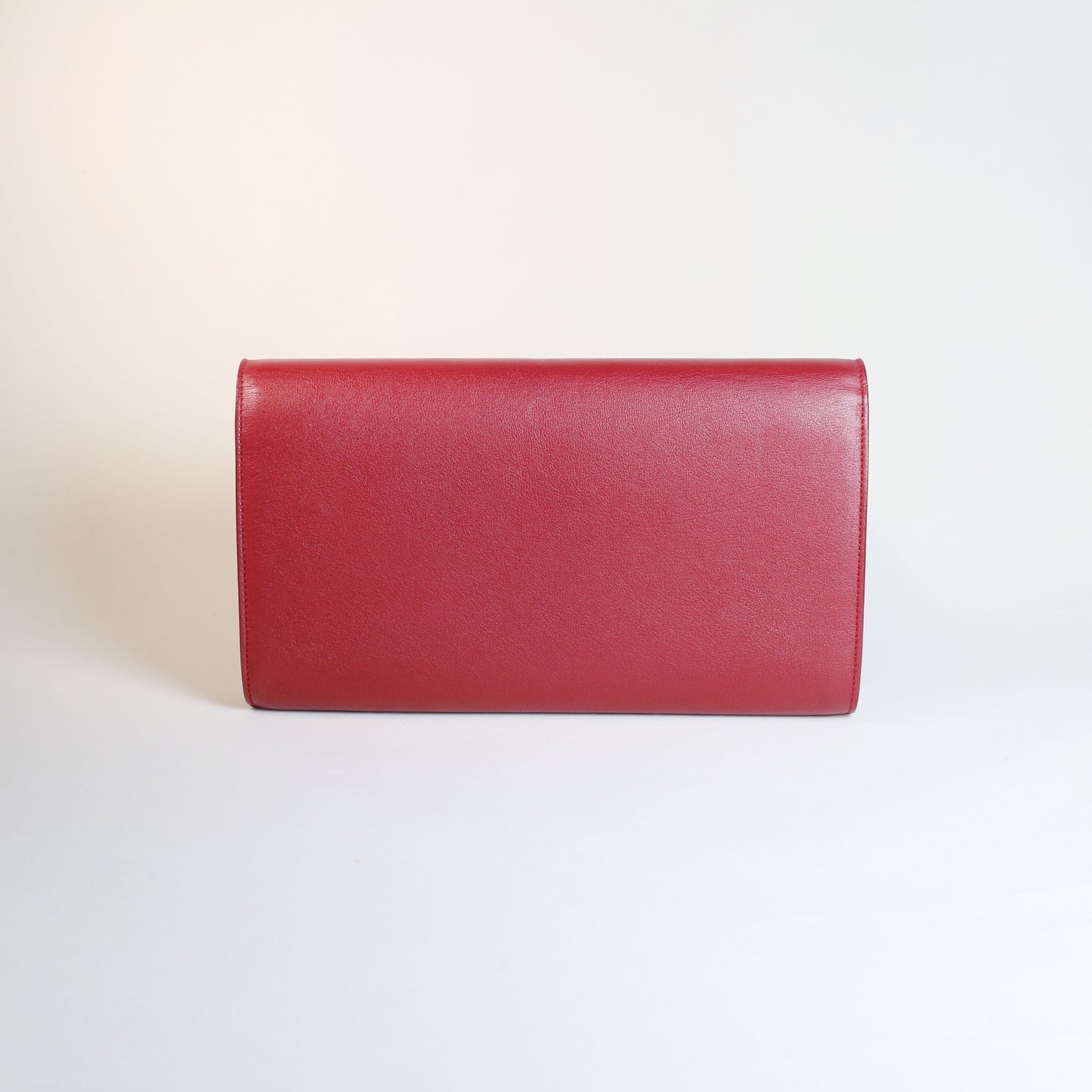 Clutch Red
