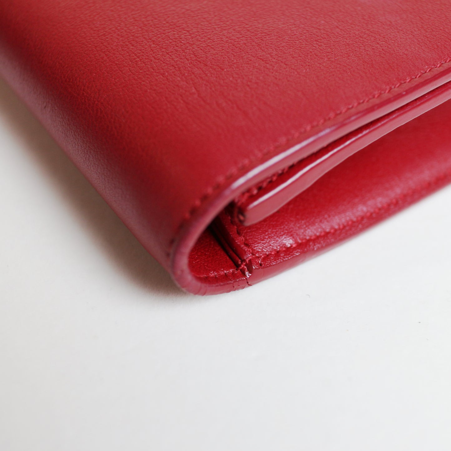 Clutch Red